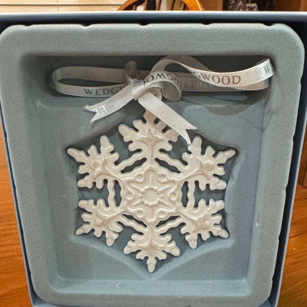 Wedgwood Cream Snowflake Ornament - Picture 3 of 5